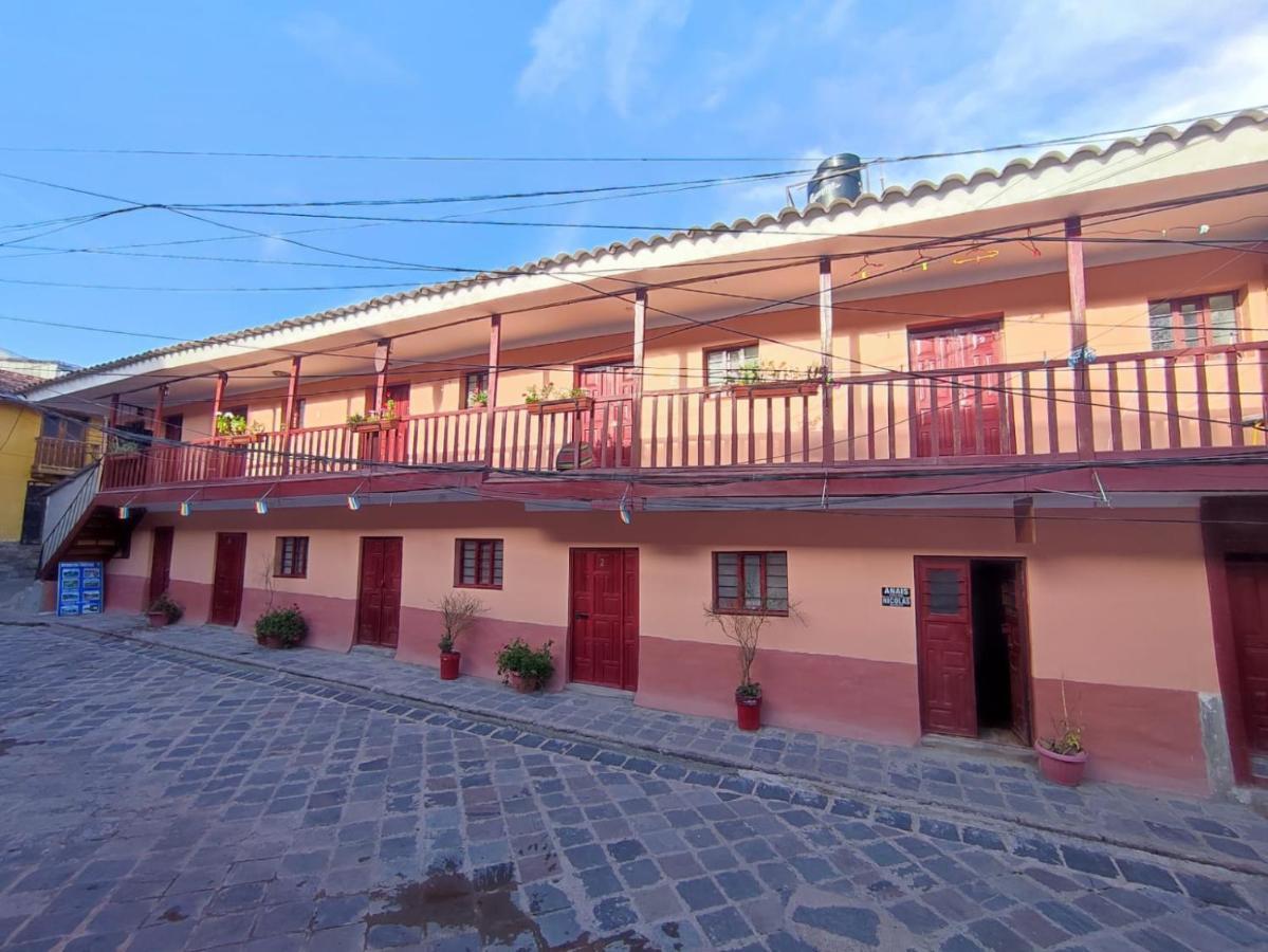 Anais y Nicolas Hostel Cuzco Exterior foto